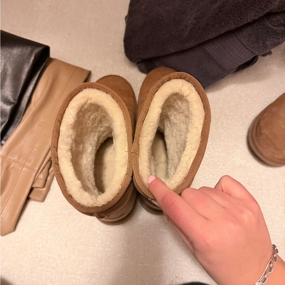 Cozy Tan Shearling-Lined Boots - Picture 3 of 3